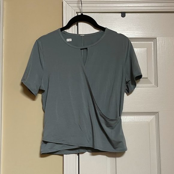 lululemon athletica Tops - Lululemon Round Trip Short Sleeve size 6